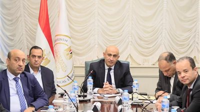 وزير التعليم يوجه بعدم تأخير توزيع أوراق أسئلة الثانوية العامة خلال الامتحانات