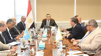 وزير الإسكان يكلف بإعداد تقرير شامل بالاحتياجات المائية بنطاقات الخدمة بمشروعات الساحل الشمالي