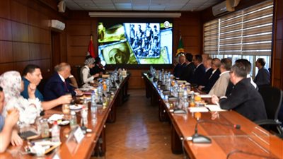 محافظ الدقهلية يبحث مع وفد أوروبي فرص الاستثمار والتنمية في جمصة ومناطق صناعية واعدة