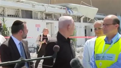 الذعر يصيب نتنياهو بعد انفجار صاروخ خلال حديثه عن الوضع الأمني