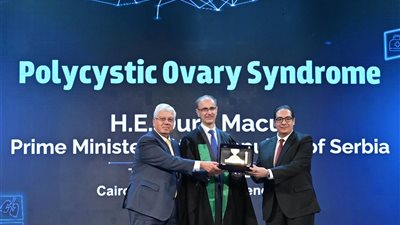 رئيس وزراء صربيا يلقي محاضرة تذكارية في جامعة القاهرة 