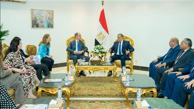 وزير الإنتاج الحربي في جولة داخل معرض المنتجات العسكرية بشركة أبو زعبل رفقة رئيس وزراء صربيا 