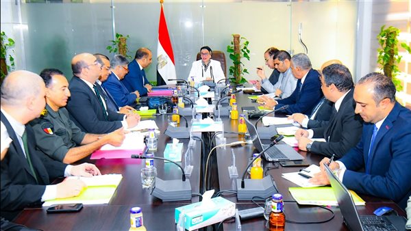 اجتماع وزيرة البيئة