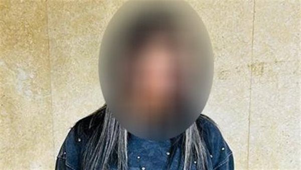 الراقصة نور تفاحة