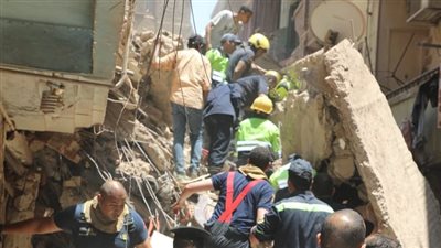 محافظ القاهرة: إخلاء مبنى مجاور للعقارين المنهارين بحدائق القبة احترازيًا لحين التأكد من عدم تضرره