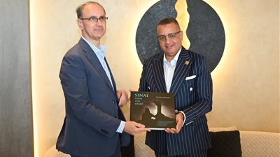 محافظ جنوب سيناء يهدي درع المحافظة لرئيس وزراء صربيا ويقيم مأدبة غذاء تكريمية بشرم الشيخ