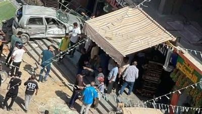 العربية اقتحمت المحل.. إصابة شخص إثر تصادم سيارة بحدائق الأهرام