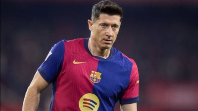 برشلونة يعلن إصابة ليفاندوفسكي.. وتقارير تكشف موقفه من الكلاسيكو