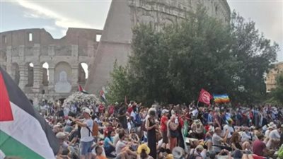 أكفان بيضاء وصوت القصف حولهم.. عشرات الآلاف يهتفون ضد إسرائيل في روما: أوقفوا الحرب العالمية الثالثة