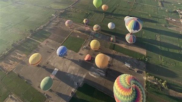 البالون الطائر بالأقصر