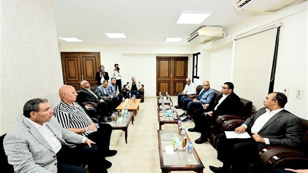 جانب من زيارة وزير