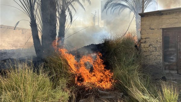 نشوب حريق في منزلين