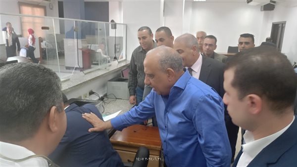 وزير الكهرباء خلال