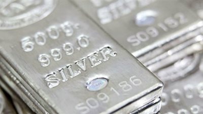 الفضة تحقق مكاسب بنسبة 27% منذ بداية 2025