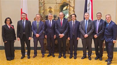 وزير الاتصالات يبحث مع مسئولي الشركات التكنولوجية الاستثمار في مجال بناء القدرات الرقمية