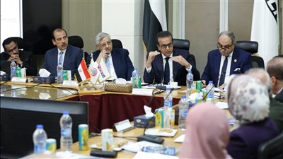 وزير الصحة يناقش زيادة رأس مال ڤاكسيرا.. ودراسة فتح أسواق بالدول العربية والإفريقية