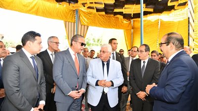 محافظ الفيوم: إنشاء مركز لعلاج الأورام خطوة مهمة للتيسير على المرضى وتخفيف معاناتهم