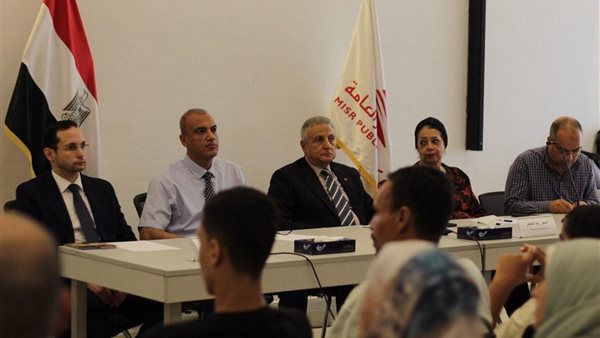 خلال الاجتماع