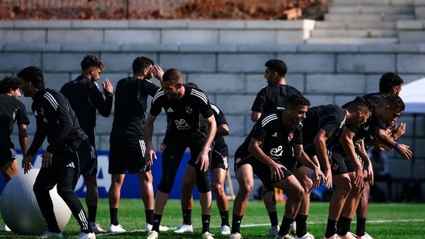 لاعبو الأهلي