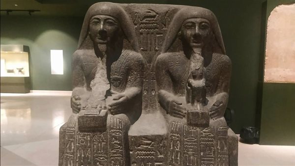 تمثال الأب والابن