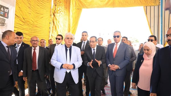 محافظ الفيوم ووزير