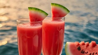 طريقة عمل عصير بطيخ مثلج لمقاومة الحر في الصيف.. 3 وصفات سموذي منعش