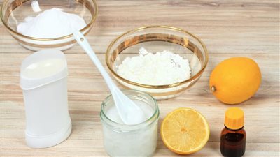  بمكونات بسيطة.. كيفية تحضير مزيل عرق طبيعي يدوم طويلًا لفصل الصيف