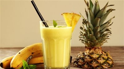أفضل طريقة لعمل موز بالأناناس بوصفة احترافية.. تريكات مهمة لتحضير هذا المشروب