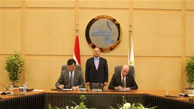 النقل: توقيع عقدا لبناء سفينتين من طراز KAMSARMAX بالتعاون مع ترسانة صينية