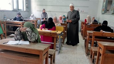 إصابة 3 طالبات بالثانوية الأزهرية بالإعياء خلال الامتحان بالغربية ونقلهن للمستشفى 