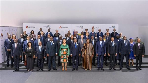 جانب من قمة الأعمال