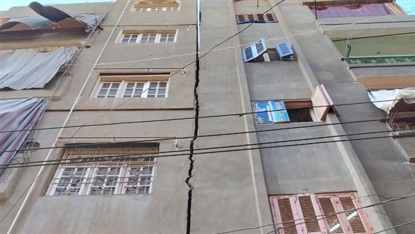 تصدع عقار - أرشيفية