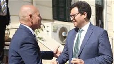 وزير الثقافة يبحث مع محافظ القاهرة سبل إحياء منطقة المسارح بالعتبة وتحويل حديقة الأندلس إلى مركز إشعاع فني وثقافي