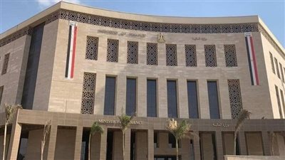 المالية تقبل 975 عرضًا لبيع أذون خزانة بقيمة 105 مليارات جنيه