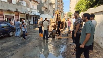 قطع مياه الشرب عن مدينة فوه بكفر الشيخ بسبب انفجار مفاجئ بخط المياه الرئيسي بشارع الفتح