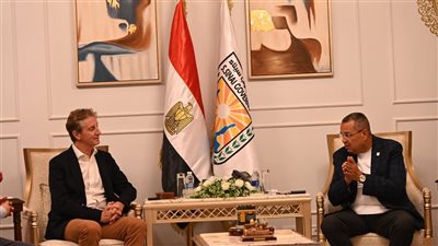محافظ جنوب سيناء يكرم الممثل المقيم لبرنامج الأمم المتحدة الإنمائي بمناسبة انتهاء فترة عمله في مصر