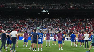 صفارات استهجان ومطالب برحيل الإدارة.. استقبال عاصف لبعثة بورتو بعد المونديال