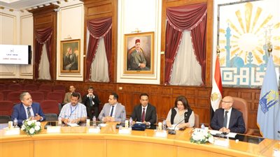 محافظ القاهرة خلال استقباله وفدًا يمنيًا: تغلبنا على العشوائيات والزحام المروري بالعاصمة