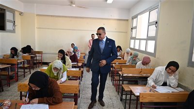 تباين آراء طلاب الثانوية العامة بعد أداء امتحان الرياضيات البحتة