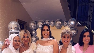 اللقطات الأولى من احتفال مفيدة شيحة بـ حنة ابنتها |صور