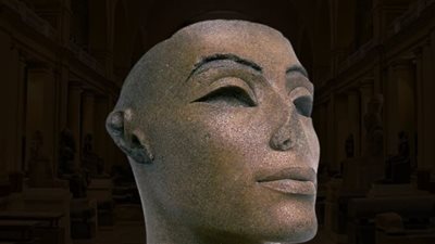 رأس الملكة نفرتيتي.. أيقونة من الكوارتزيت تحكي سحر الجمال الملكي في المتحف المصري