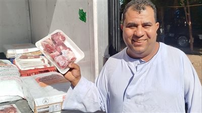 للمرة السابعة بالأقصر..“سوق اليوم الواحد” يصل قرية العشي لتخفيف الأعباء عن المواطنين