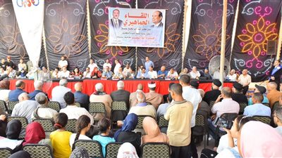 محافظ أسيوط خلال لقائه أهالي قرية نجع سبع: إعادة توزيع الأطباء على الوحدات الصحية وإنشاء مدرستين جديدتين