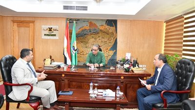 محافظ الفيوم يبحث آليات إنشاء مجمع متكامل لإنتاج مستلزمات الري الحديث