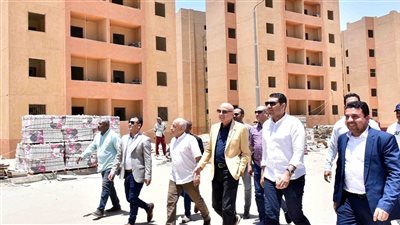 بعد 16 عامًا.. محافظ الأقصر يتفقد مشروع إسكان الطود ويوجه بسرعة التسليم