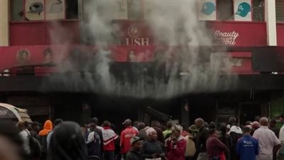 مظاهرات دامية تهز كينيا.. اتهامات بمحاولة انقلاب وغضب شعبي متصاعد بعد وفاة مدون 