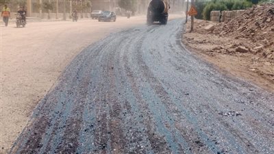 محافظ القليوبية يتابع أعمال رصف طريق مساكن الرملة ببنها.. ويوجه بسرعة الانتهاء خلال أيام