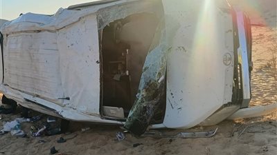 إصابة 11 شخصًا في انقلاب ميكروباص وسط سيناء