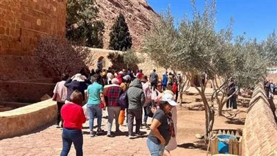 سانت كاترين تستقبل 427 سائحا من مختلف الجنسيات لزيارة المقدسات الدينية والتاريخية 