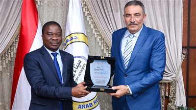 كوت ديفوار تدرس فرص تسهيل حركة نقل البضائع بين مينائي دمياط وأبيدجان